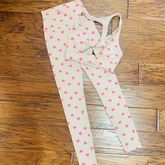 Beach Riot Twist Top in Famous Taupe Heart XS - Picture 7 of 8